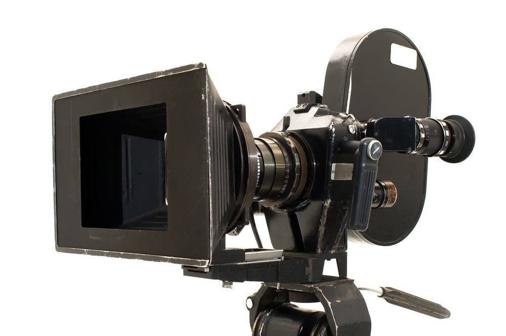 Thiết lập máy quay video với ống kính Cine trong hộp mờ